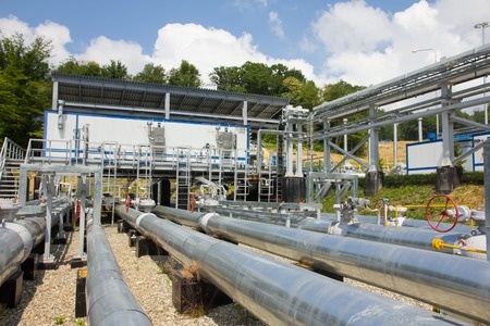 Plumbing & process piping — outdoor industrial piping installation